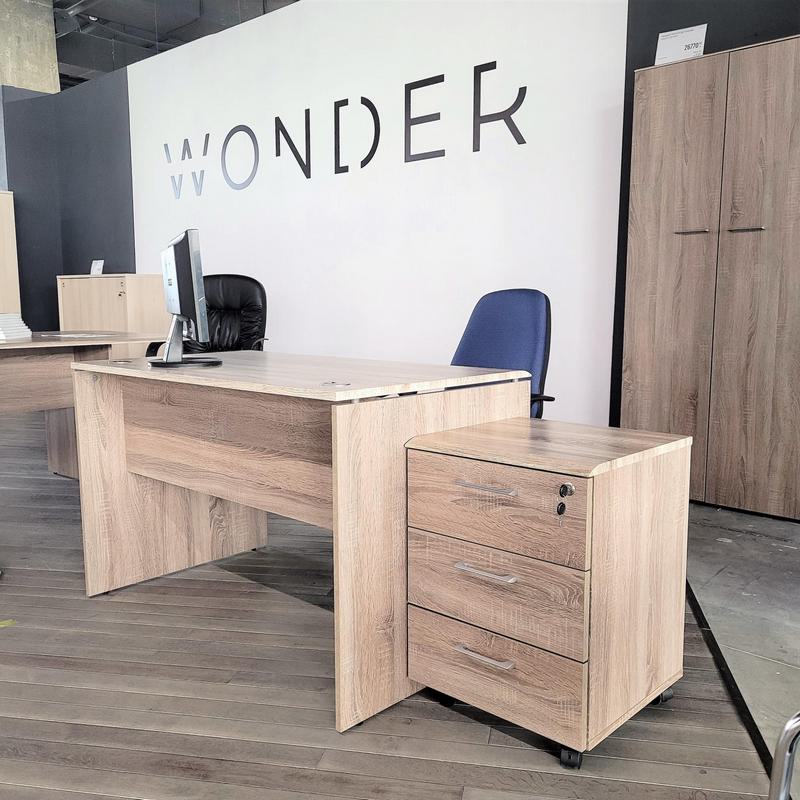 Коллекция мебели для офиса в салоне WONDER в МЦ FAMILY ROOM на Киевском шоссе